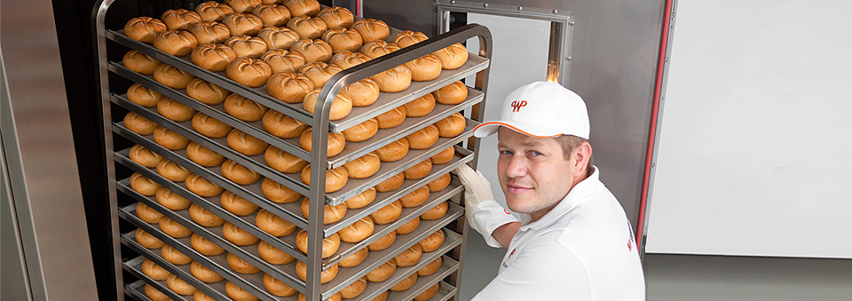 ROTOTHERM GREEN drive through - The oven used as a hygiene lock ROTOTHERM GREEN drive through
